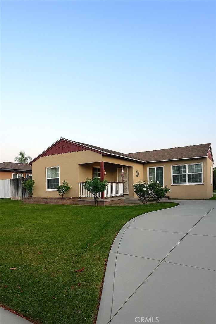 Riverside Gem! Where classic design combines with modern comfort. Built in 1948, it showcases timeless mid-century charm. A thoughtfully laid out home with three large bedrooms and 3 versatile bathrooms, and a cozy fireplace in the living room. The remodeled kitchen is open to the dining area and is the perfect spoto to gather and discuss the day with family and friends. Original hard wood flooring throughout the home. adds additonal charm. Keep cool this summer with new centralized HVAC along with a whole house fan, and dual paned windows with tinting. Other features include a Copper plumbing repipe, Home security and automation system, RV & boat parking, and EV charger. Situated on a generous lot with room to customize or expand, this home is conveniently located near K-12 schools, UC Riverside, Riverside City College, Cal Baptist University, and Cal State San Bernardino. Commuters will appreciate quick access to the 215, 60, and 91 freeways, while outdoor enthusiasts will love being close to Hunter Hobby Park and the exciting proposed Riverside Adventure Center. With nearby shopping, dining, and entertainment, you’ll never run out of things to do.
Don’t miss this rare opportunity to own a classic Riverside home with all the modern touches.