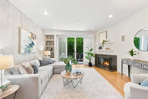 Photo of 943 14th Street #101, Santa Monica, CA 90403 (MLS # SB26175507)