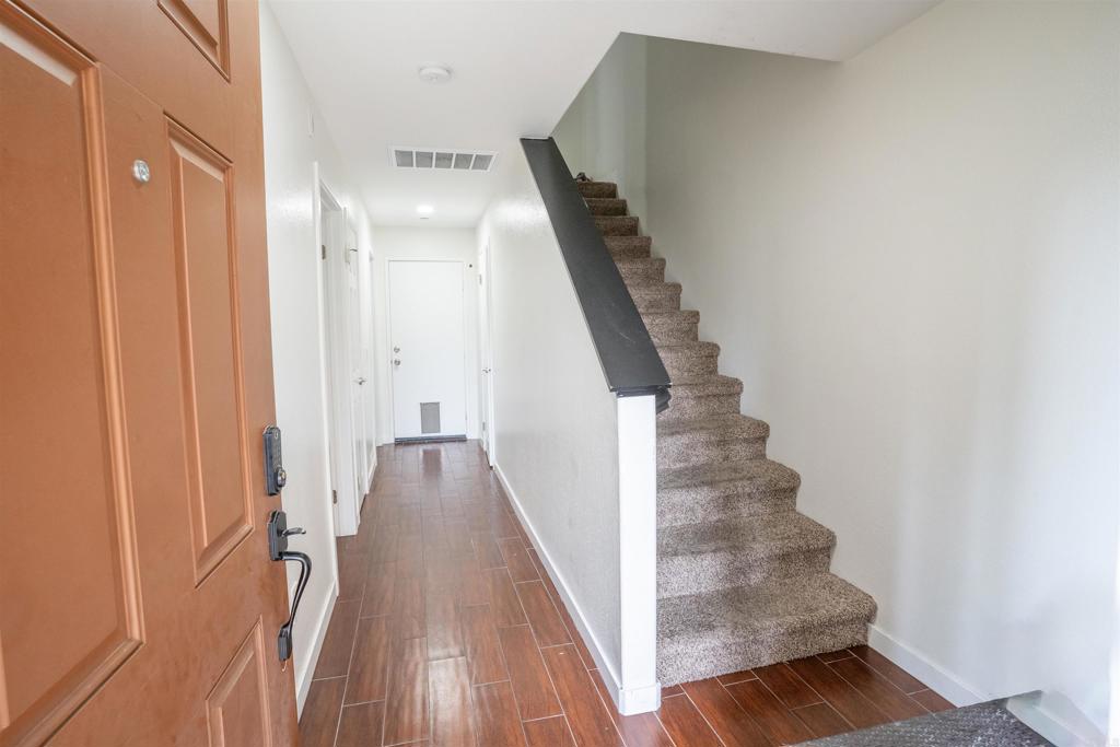 10225 Daybreak Lane 5