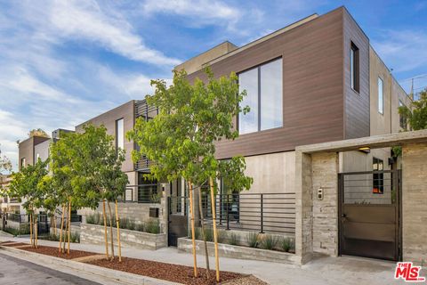 917 1/2 Hilldale Avenue West Hollywood CA 90069