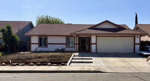 Photo of 523 Gumwood Court, Los Banos, CA 93635 (MLS # ML82041335)