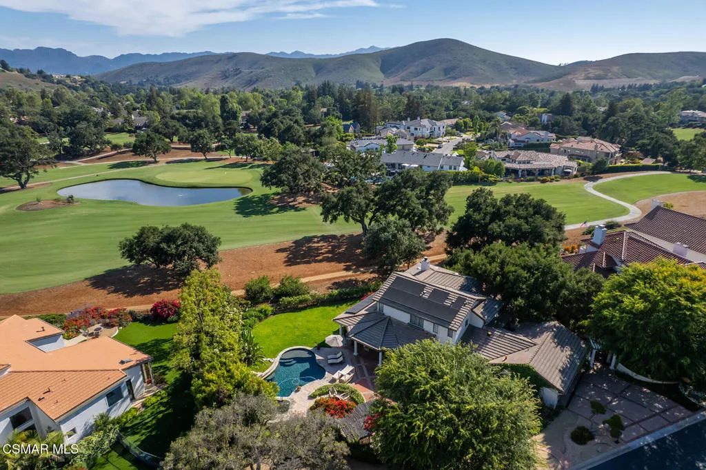 Westlake Village, California 91362, United States, 4 Bedrooms Bedrooms, ,5 BathroomsBathrooms,Residential,Pending,152752