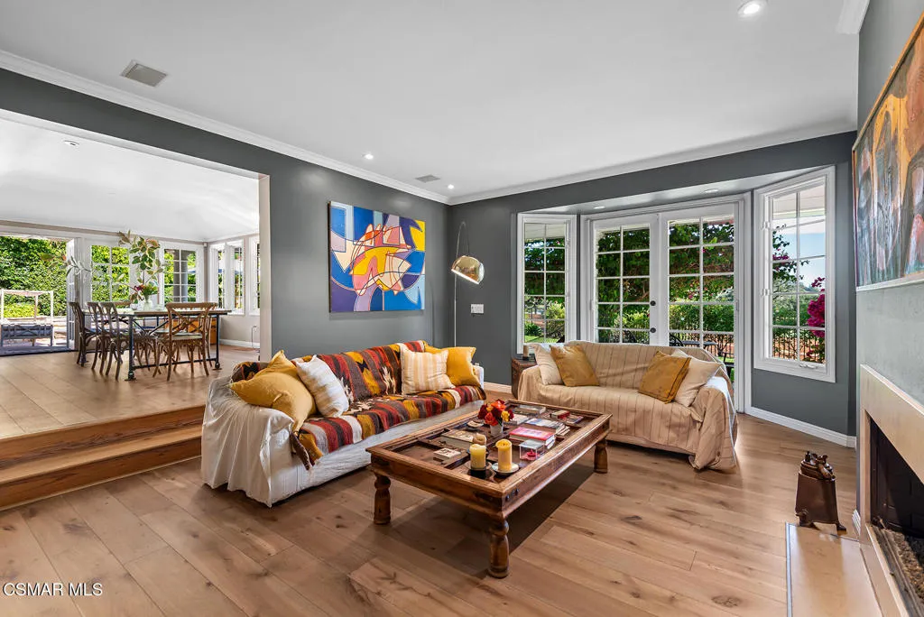 Westlake Village, California 91362, United States, 4 Bedrooms Bedrooms, ,5 BathroomsBathrooms,Residential,Pending,152752