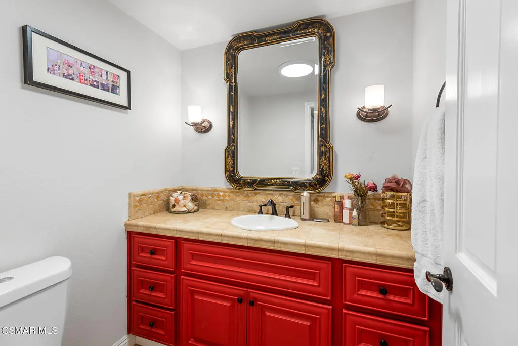 Westlake Village, California 91362, United States, 4 Bedrooms Bedrooms, ,5 BathroomsBathrooms,Residential,Pending,152752