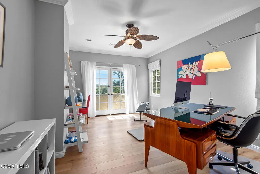 Westlake Village, California 91362, United States, 4 Bedrooms Bedrooms, ,5 BathroomsBathrooms,Residential,Pending,152752