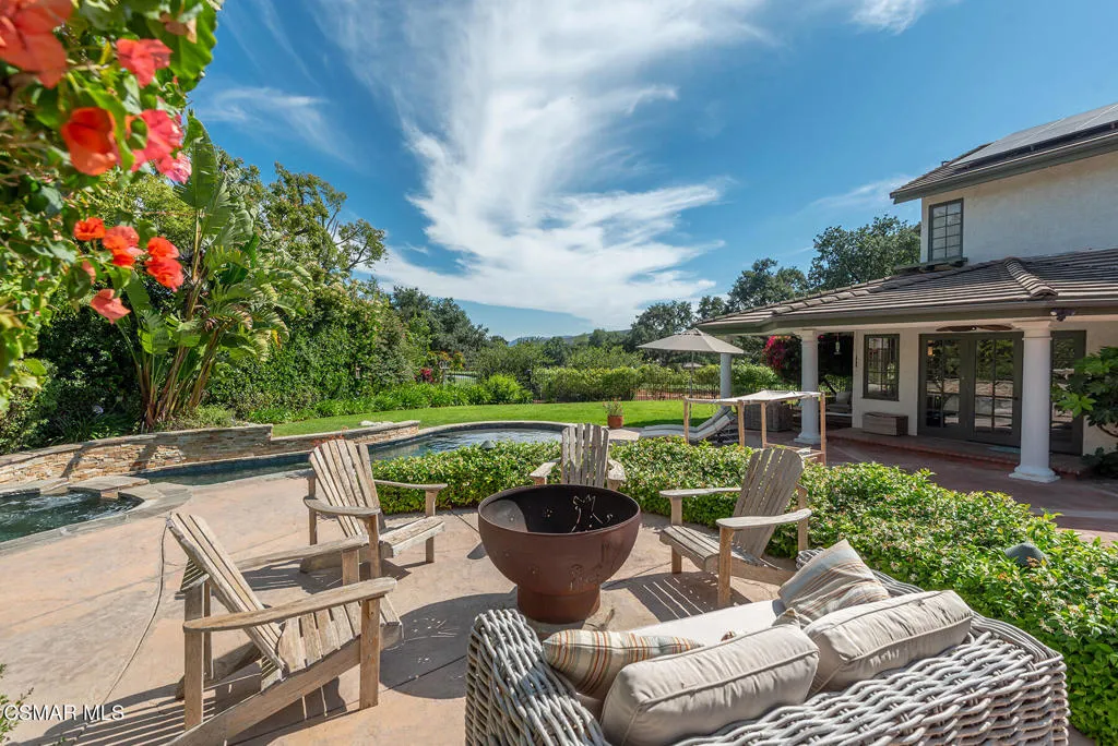 Westlake Village, California 91362, United States, 4 Bedrooms Bedrooms, ,5 BathroomsBathrooms,Residential,Pending,152752