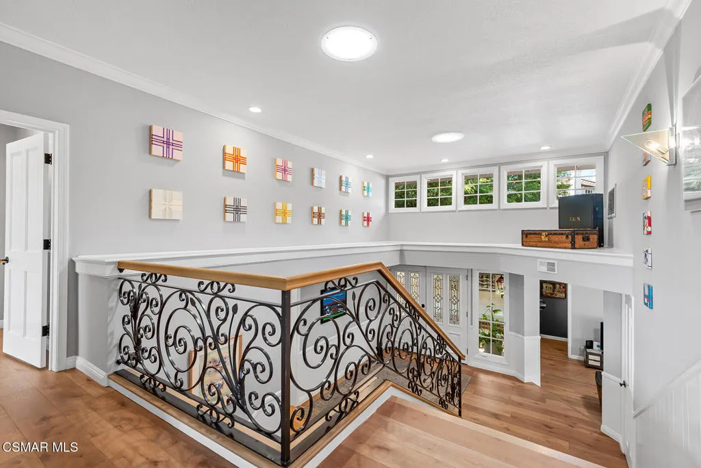 Westlake Village, California 91362, United States, 4 Bedrooms Bedrooms, ,5 BathroomsBathrooms,Residential,Pending,152752