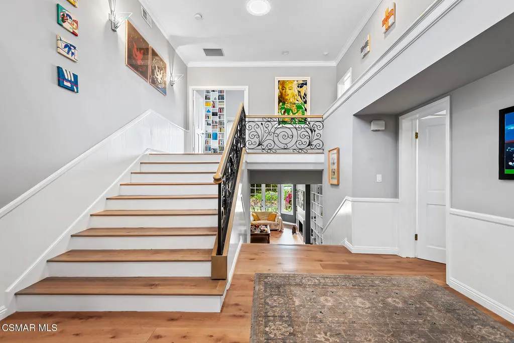 Westlake Village, California 91362, United States, 4 Bedrooms Bedrooms, ,5 BathroomsBathrooms,Residential,Pending,152752