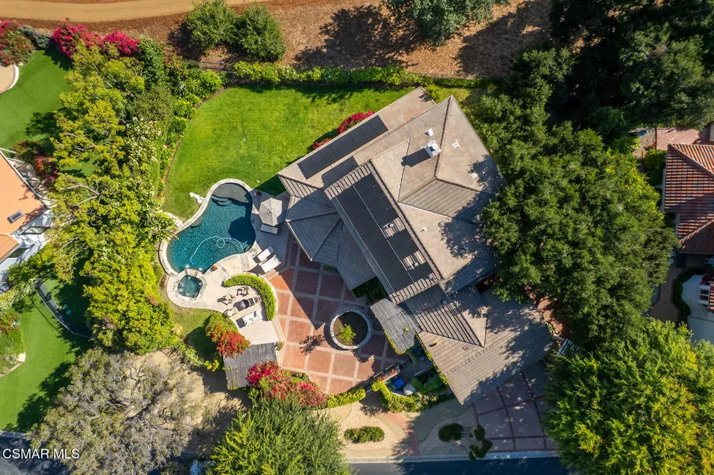 Westlake Village, California 91362, United States, 4 Bedrooms Bedrooms, ,5 BathroomsBathrooms,Residential,Pending,152752