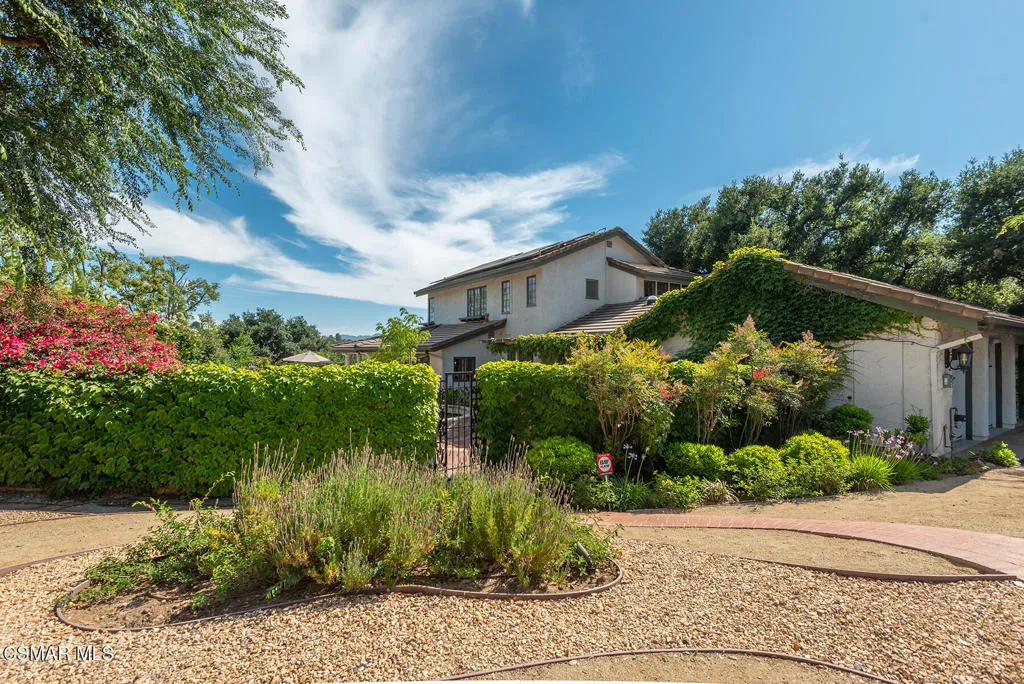 Westlake Village, California 91362, United States, 4 Bedrooms Bedrooms, ,5 BathroomsBathrooms,Residential,Pending,152752