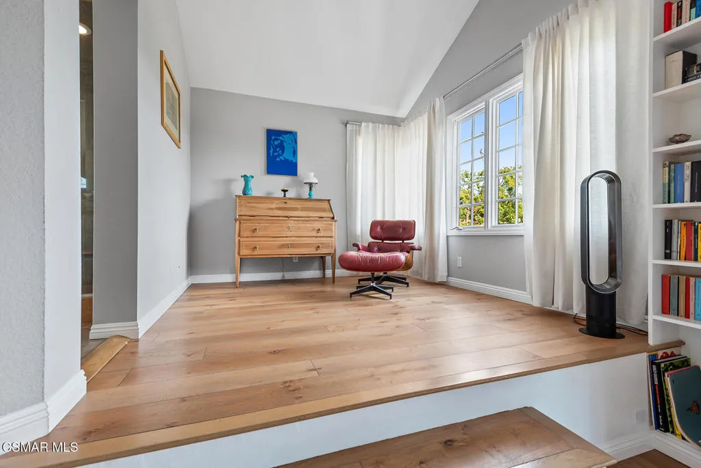 Westlake Village, California 91362, United States, 4 Bedrooms Bedrooms, ,5 BathroomsBathrooms,Residential,Pending,152752