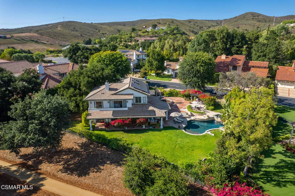 Westlake Village, California 91362, United States, 4 Bedrooms Bedrooms, ,5 BathroomsBathrooms,Residential,Pending,152752