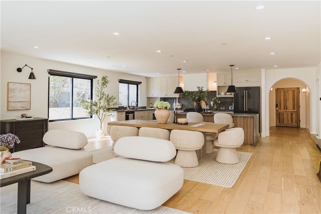 642 N Cahuenga