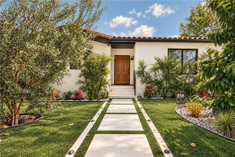 Photo of 642 N Cahuenga BLVD, Los Angeles, CA 90004 (MLS # AR26203502)