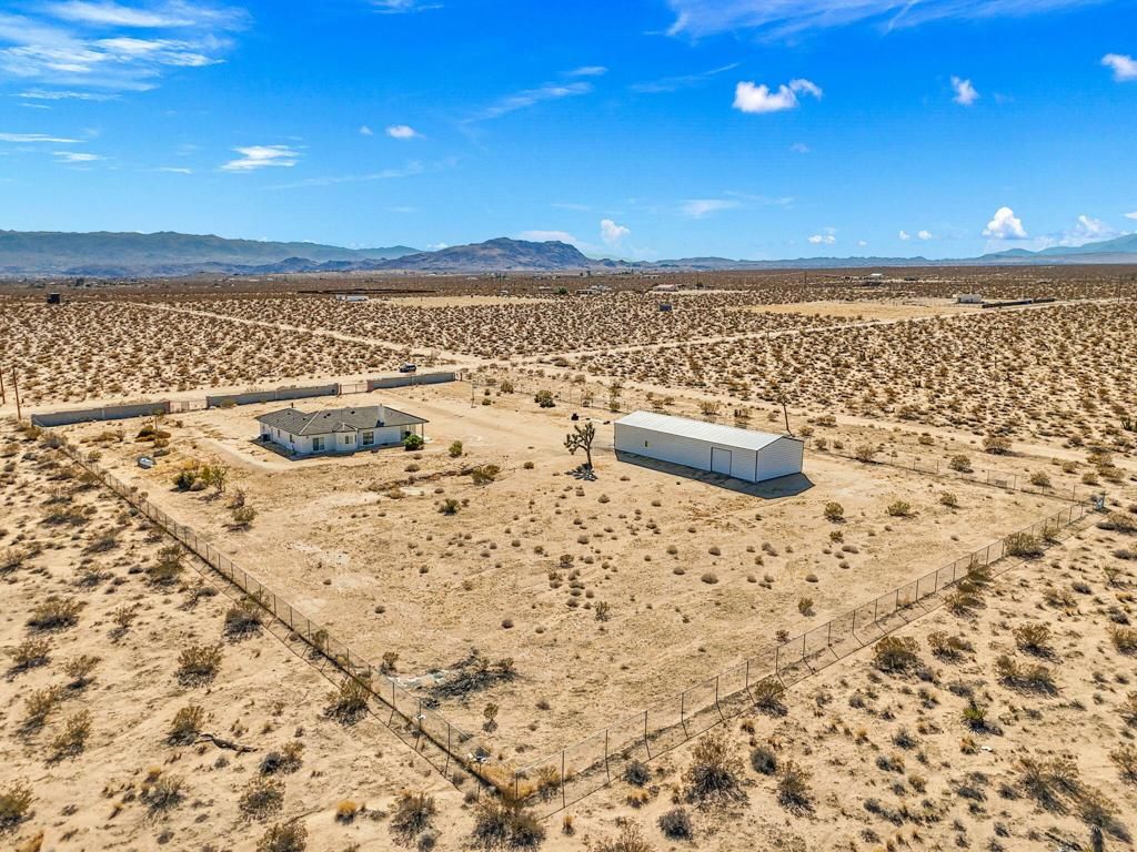 Photo of 62734 Starlight Street, Joshua Tree, CA 92252 (MLS # 219142733DA)