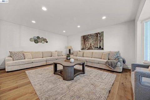 Tiny photo for 1170 Mardon Ct Ct, Concord, CA 94521 (MLS # 41137356)