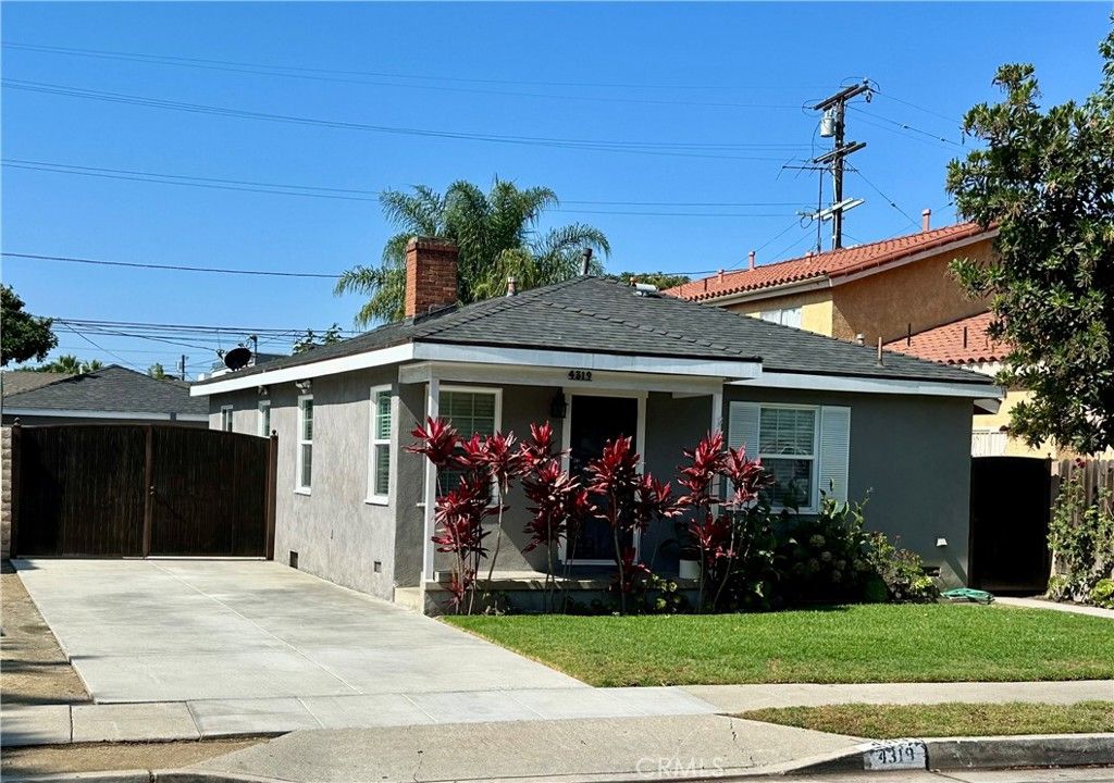 Photo of 4319 Sawtelle Boulevard, Culver City, CA 90230 (MLS # SB25190936)