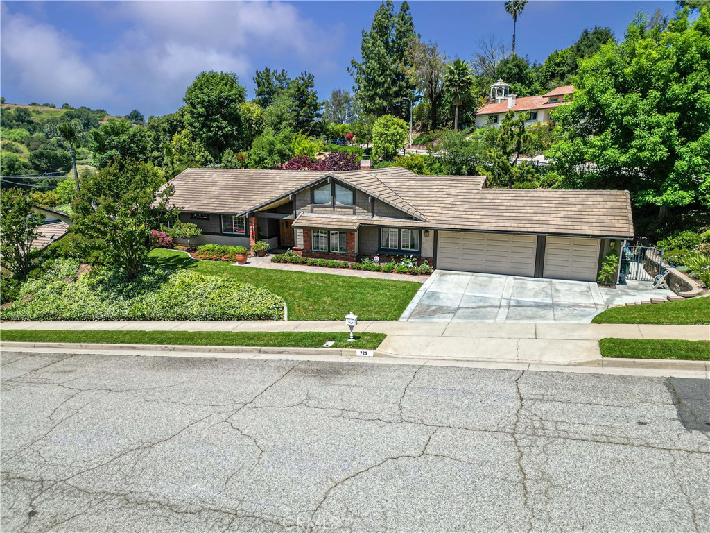 725 Beaverbrook Lane