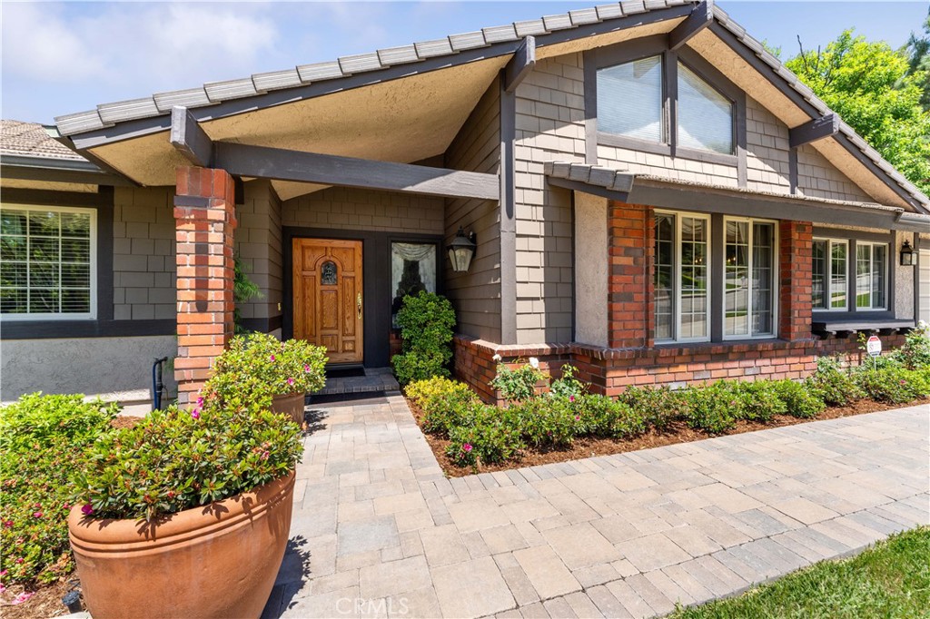 725 Beaverbrook Lane