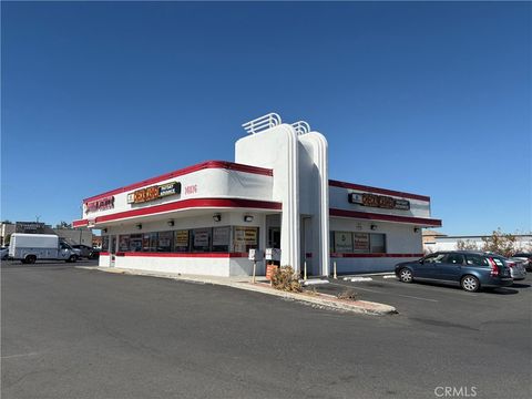 Photo of 14876 Bear Valley Rd, Victorville, CA 92395 (MLS # GD25252211)