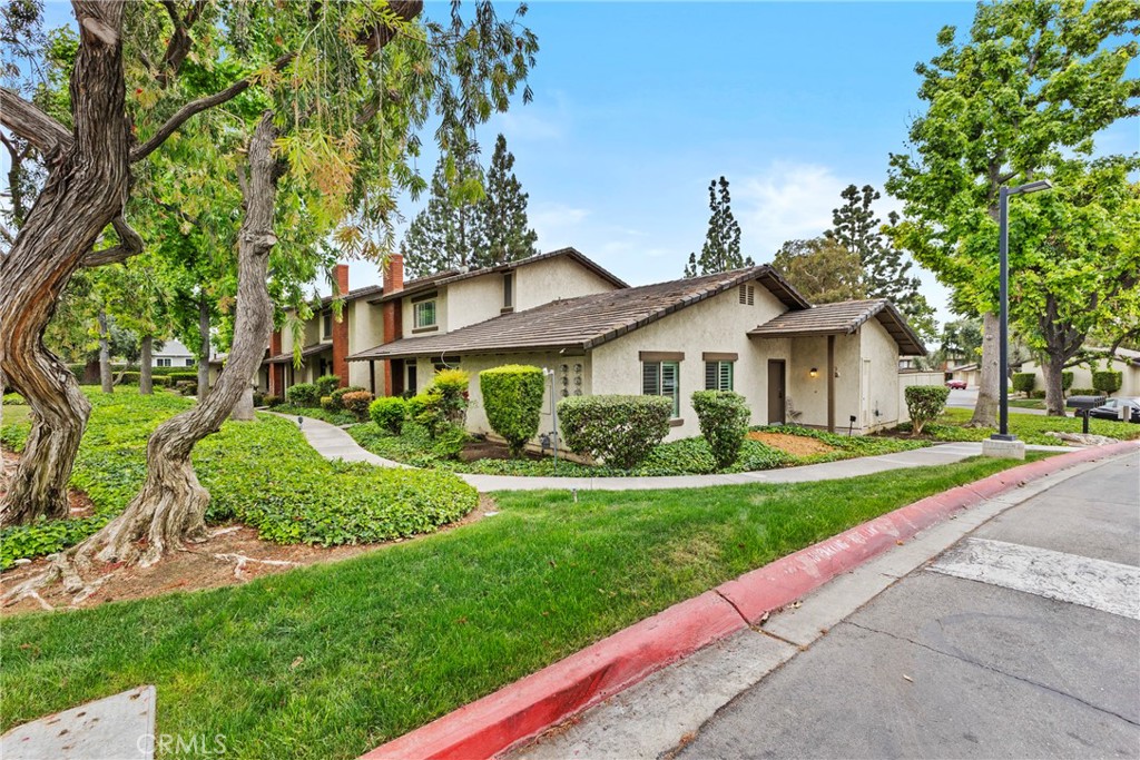 1737 Aspen Village