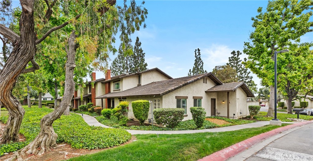 1737 Aspen Village