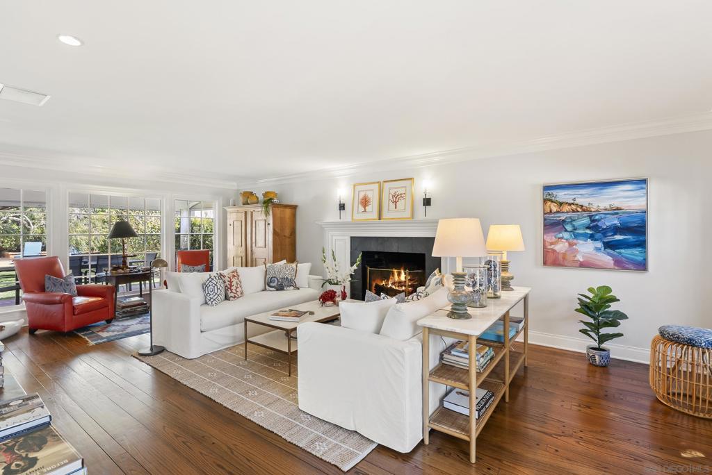 6021 Vista De La Mesa