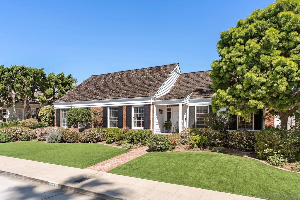 6021 Vista De La Mesa