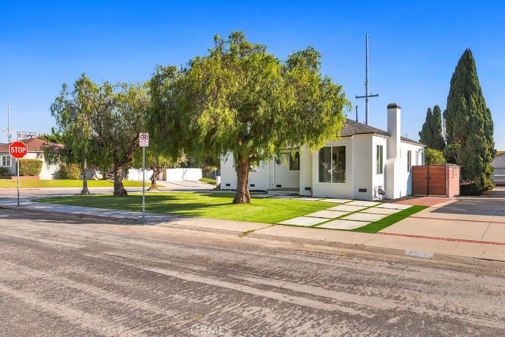 6200 W 85th