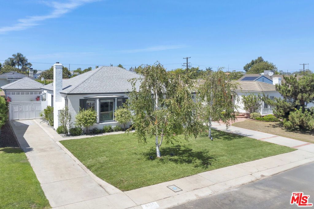 Photo of 8333 Chase Avenue, Los Angeles, CA 90045 (MLS # 26638469)