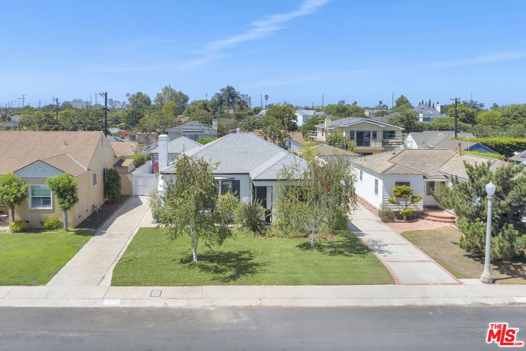 Photo of 8333 Chase Avenue, Los Angeles, CA 90045 (MLS # 26638469)