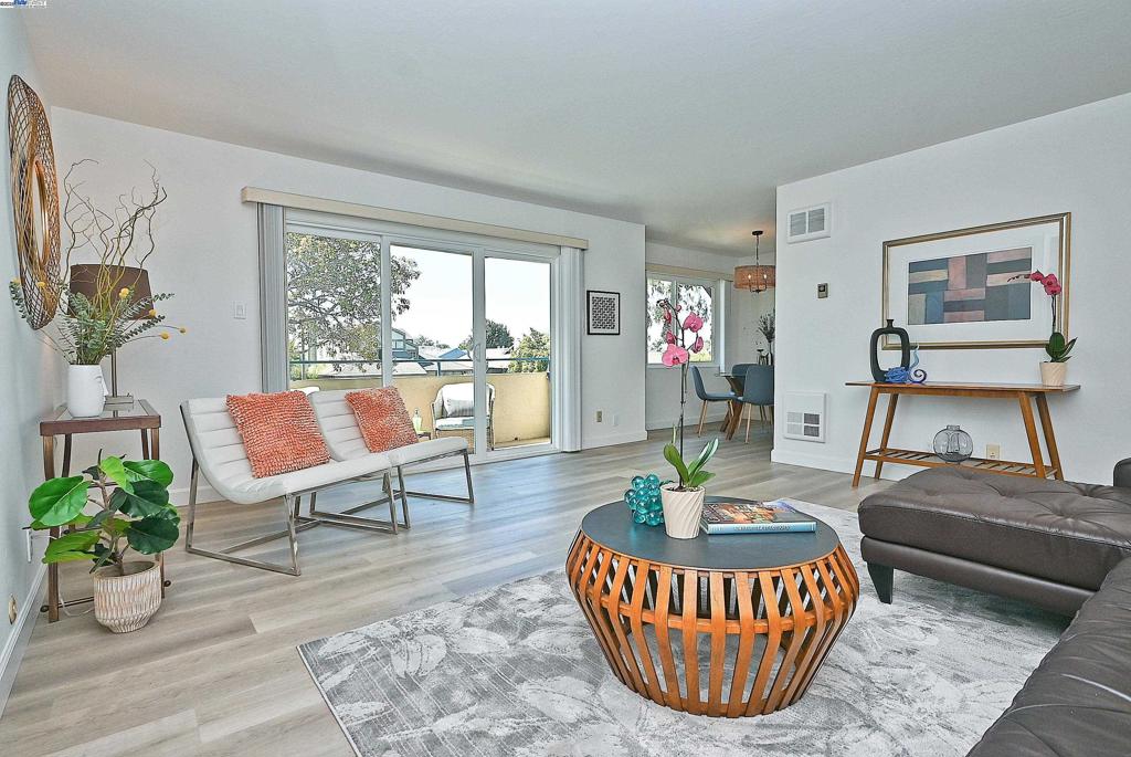 SOUTHSHORE - Residential