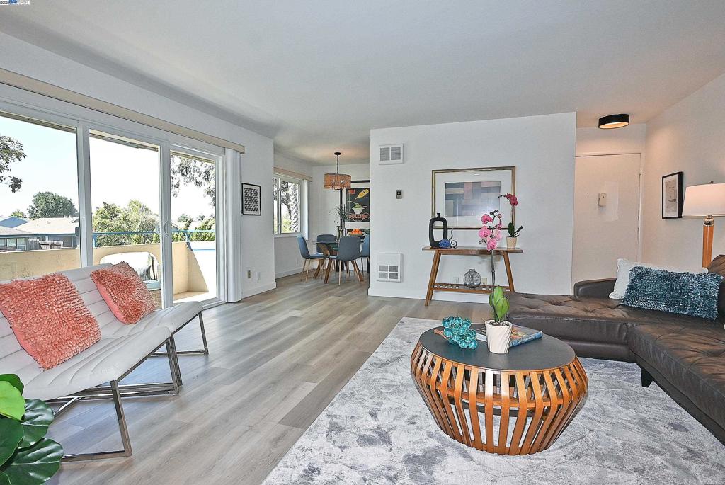 SOUTHSHORE - Residential