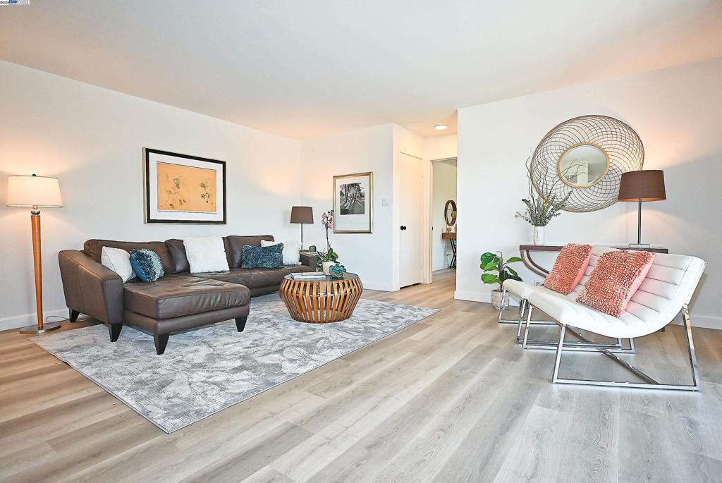 SOUTHSHORE - Residential