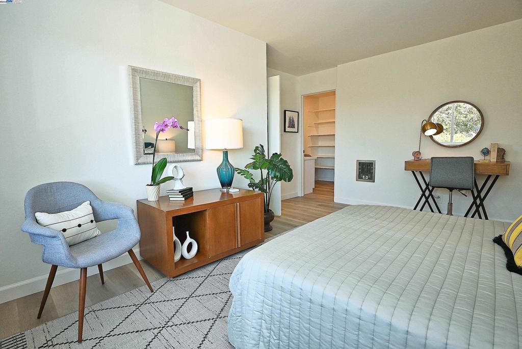 SOUTHSHORE - Residential