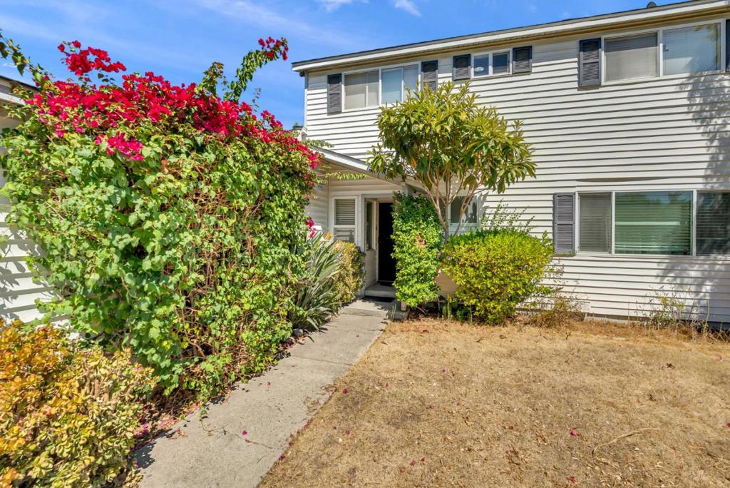 Properties 3 252 Ketchum Drive