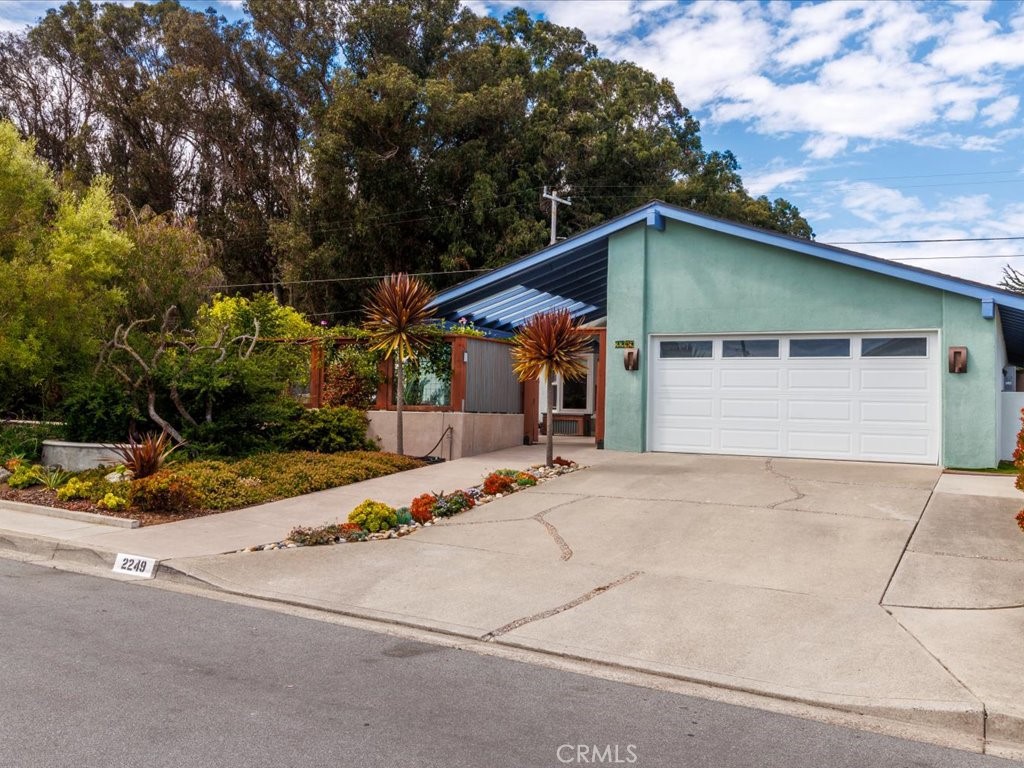 PROPERTIES 2249 E Inyo