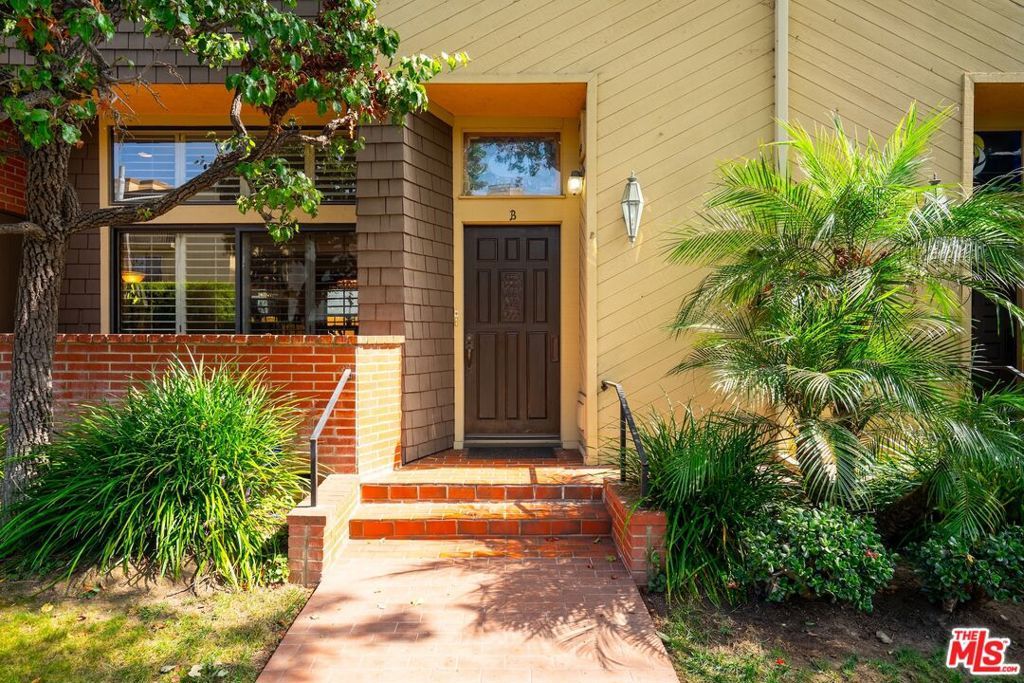 Photo of 802 3rd Street #B, Santa Monica, CA 90403 (MLS # 25631387)