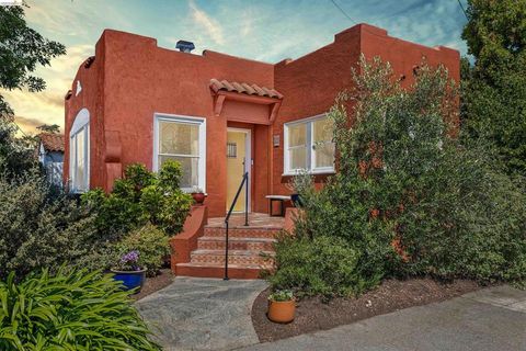 Photo of 3031 Barrett Ave AVE, Richmond, CA 94804 (MLS # 41134872)