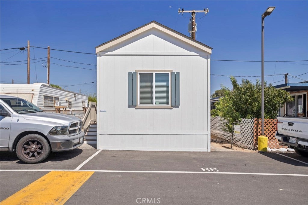 6154 Mission Boulevard 66