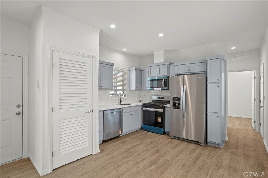 6154 Mission Boulevard 66