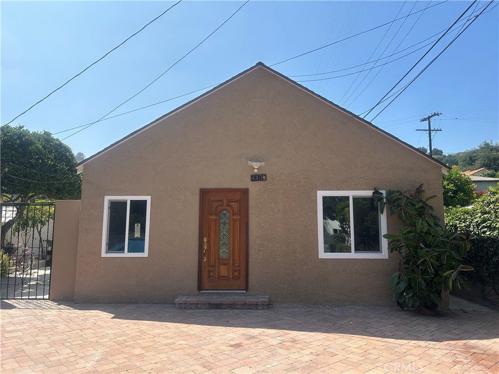 Discover this beautifully renovated 2-bedroom, 1-bath home in the charming city of Los Angeles. Ideally situated near a wide variety of restaurants and just minutes from Pasadena and Downtown, this residence offers both comfort and convenience. Thoughtfully updated and move-in ready, this home is the perfect opportunity to enjoy city living at its best. Don’t miss your chance to make it yours.