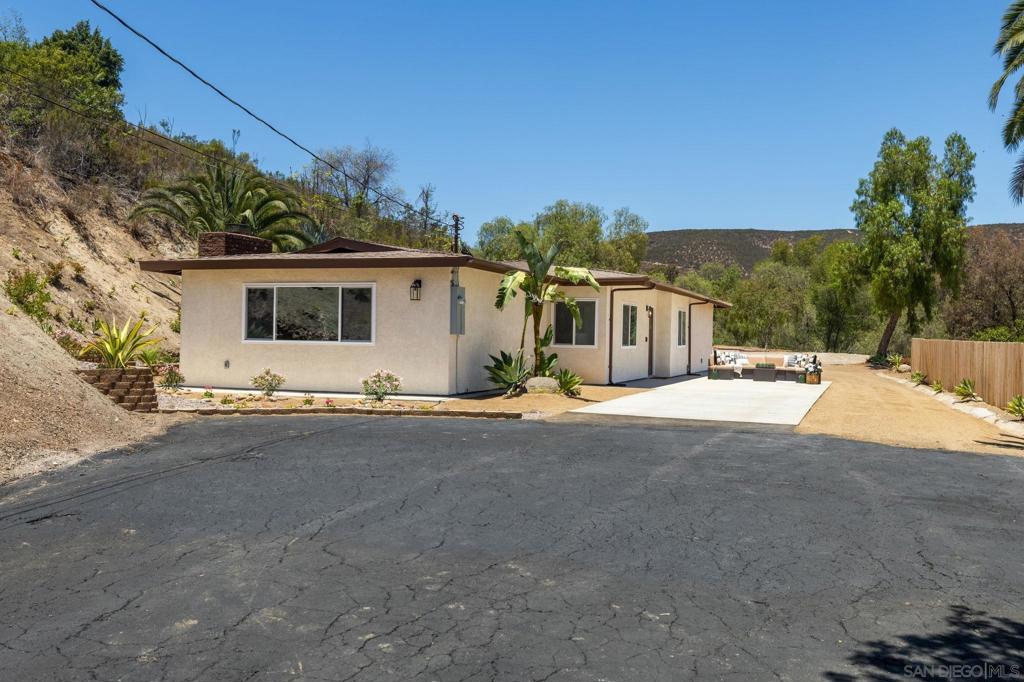 11710 Oak Creek Dr DR, Lakeside CA 92040
