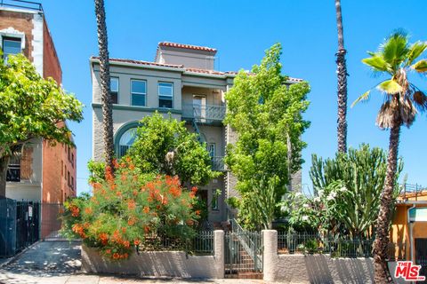 Photo of 251 N Kenmore Avenue, Los Angeles, CA 90004 (MLS # 26662763)