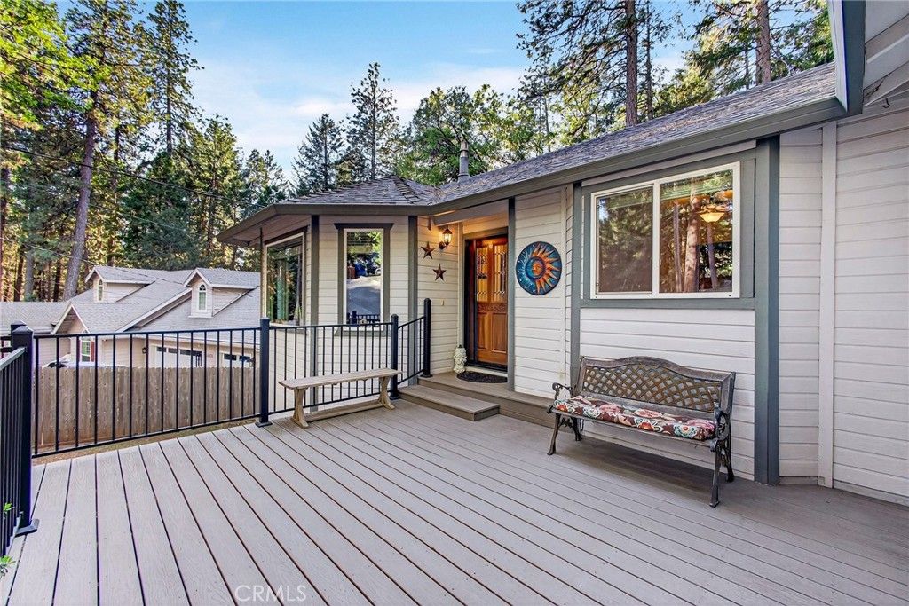 Photo of 14677 Bridgeport Cir, Magalia, CA 95954 (MLS # SN26063283)