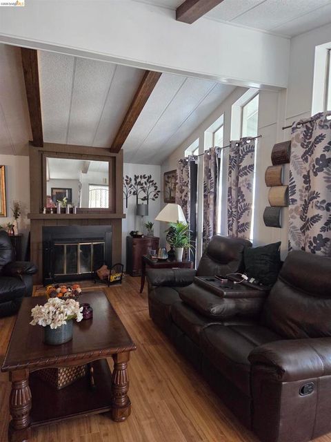 Photo of 17 Bradley Lane Ln, Antioch, CA 94509 (MLS # 41129403)