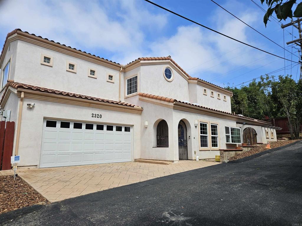2320 Ivy Road