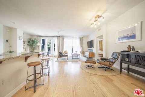 Photo of 629 Traction Avenue #102, Los Angeles, CA 90013 (MLS # 25549111)