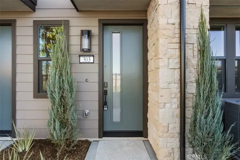 109 S Laxore Street Unit 303, Anaheim, CA 92804 - MLS#: LG25271346