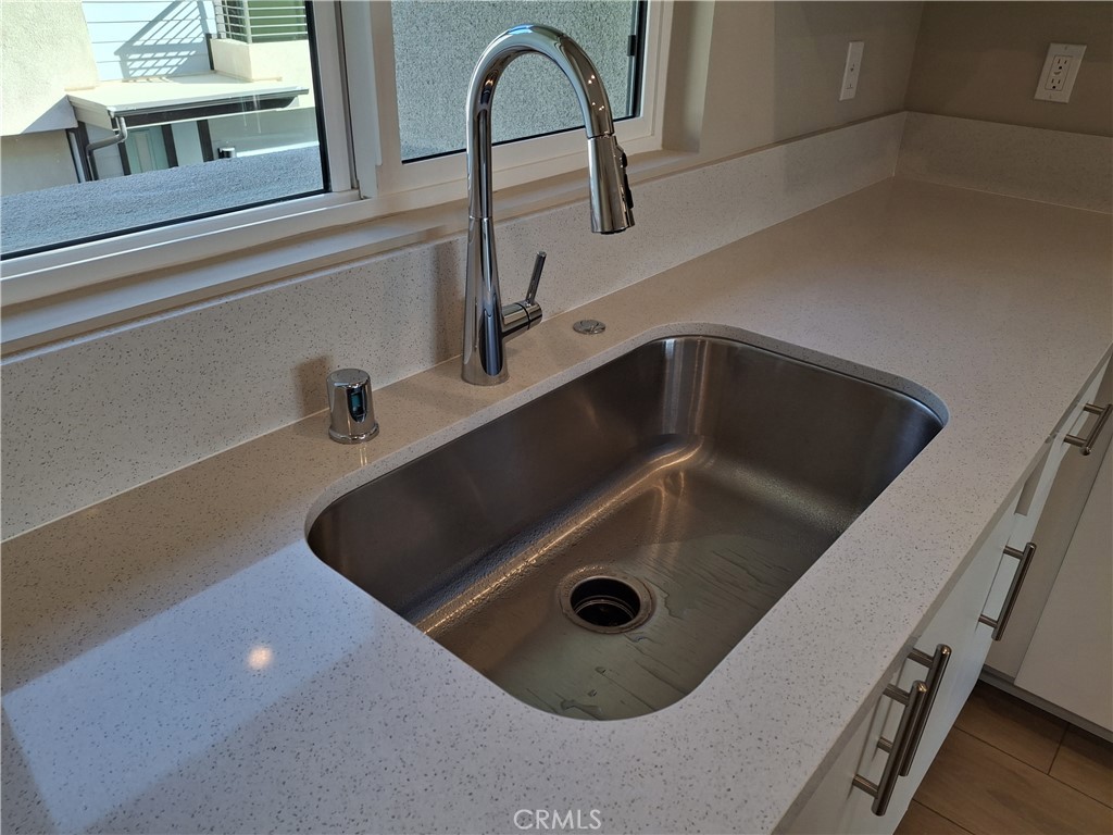 109 S Laxore Street 303